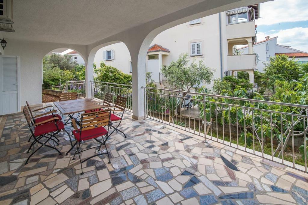 Beljan Apartments Krk Town Exterior foto